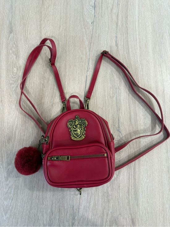 Wizarding World Of Harry Potter Handbags - Harry Potter Gryffindor Universal Studios Mini Backpack Red Faux Leather Pom Bag